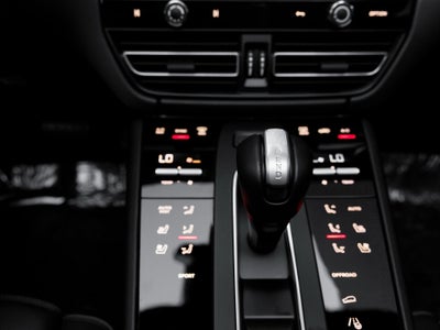 2025 Porsche Macan Macan