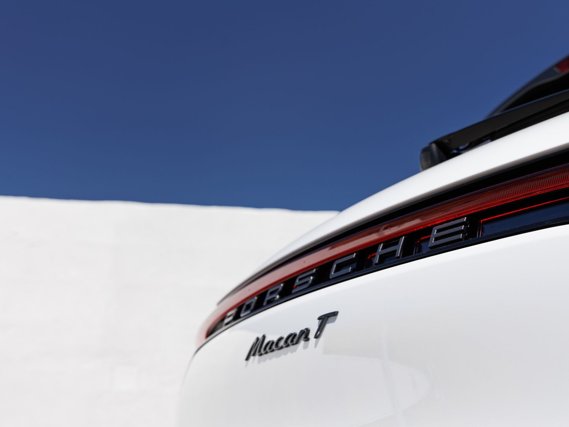 2025 Porsche Macan T