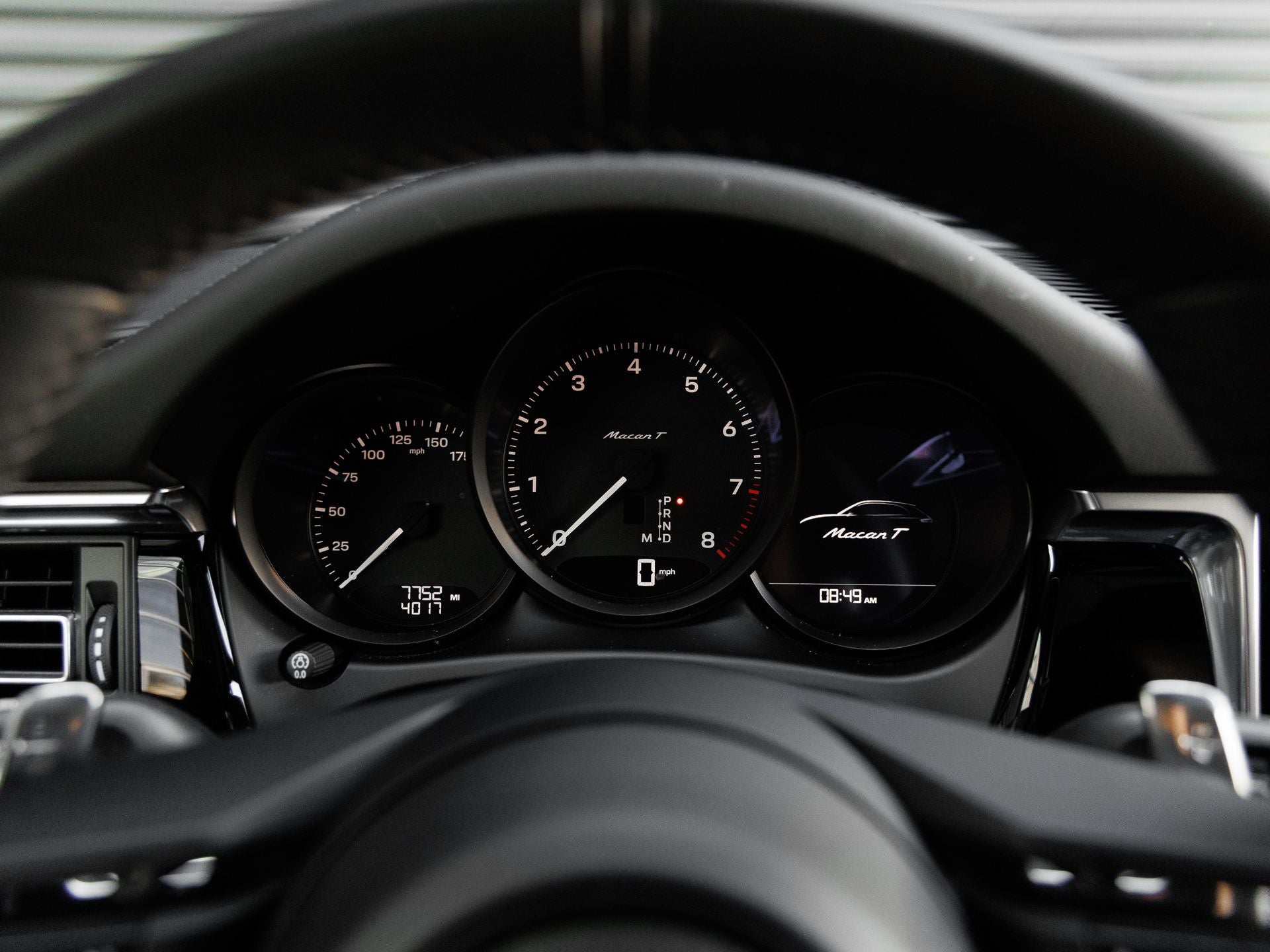 2025 Porsche Macan T