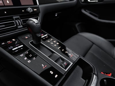 2025 Porsche Macan T