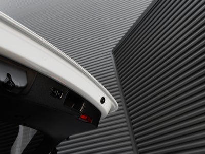 2025 Porsche Macan T
