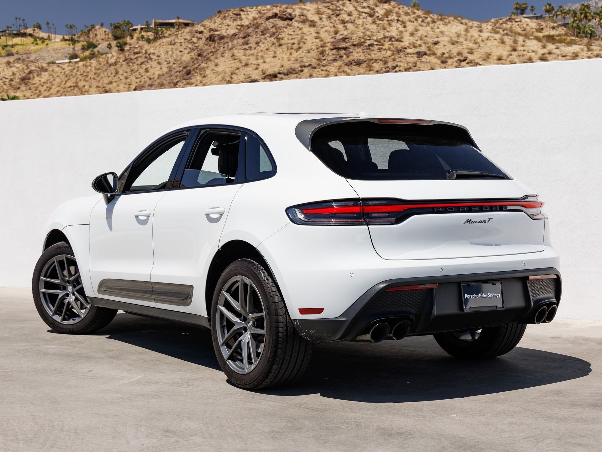 2025 Porsche Macan T