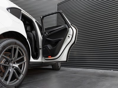 2025 Porsche Macan T