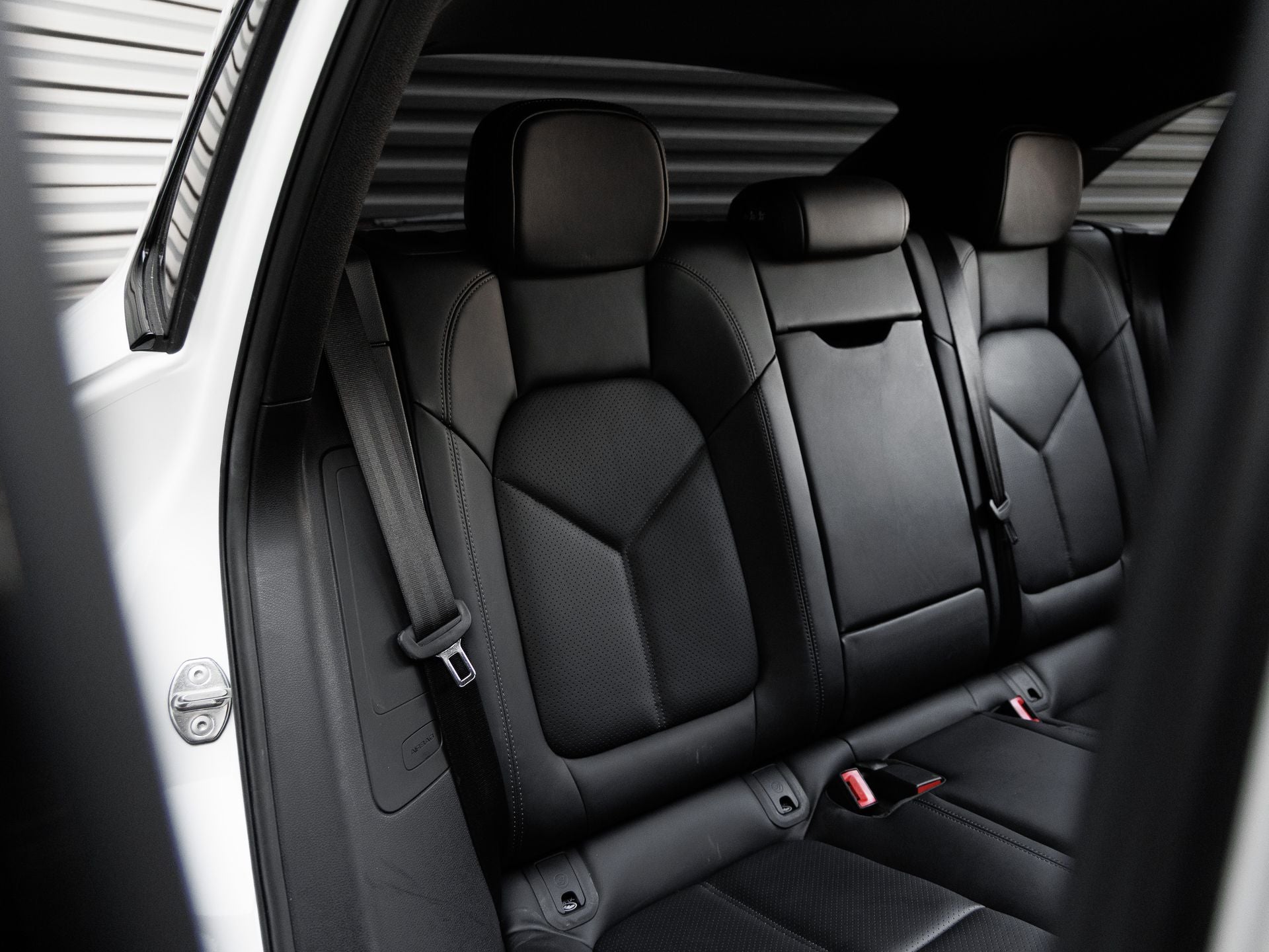 2025 Porsche Macan T