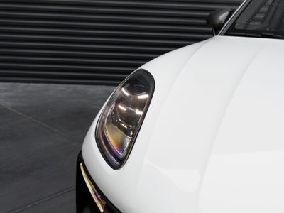 2025 Porsche Macan T