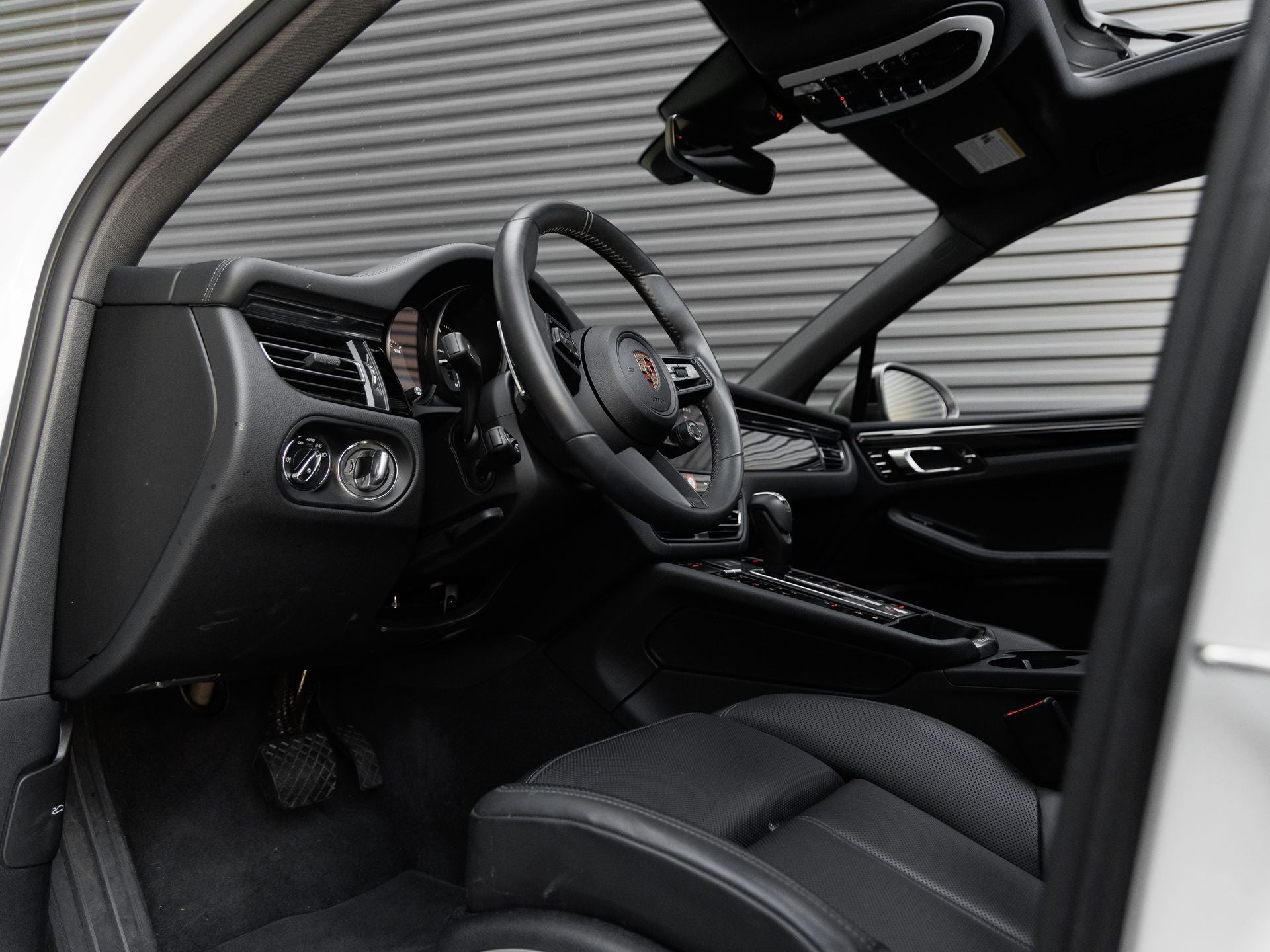 2025 Porsche Macan T