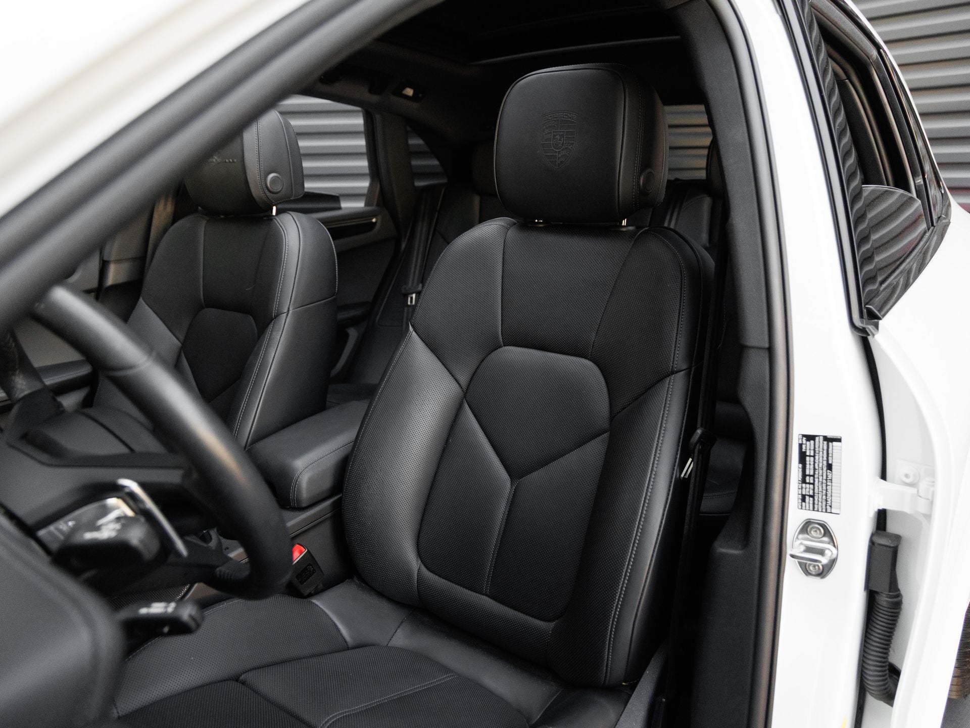 2025 Porsche Macan T