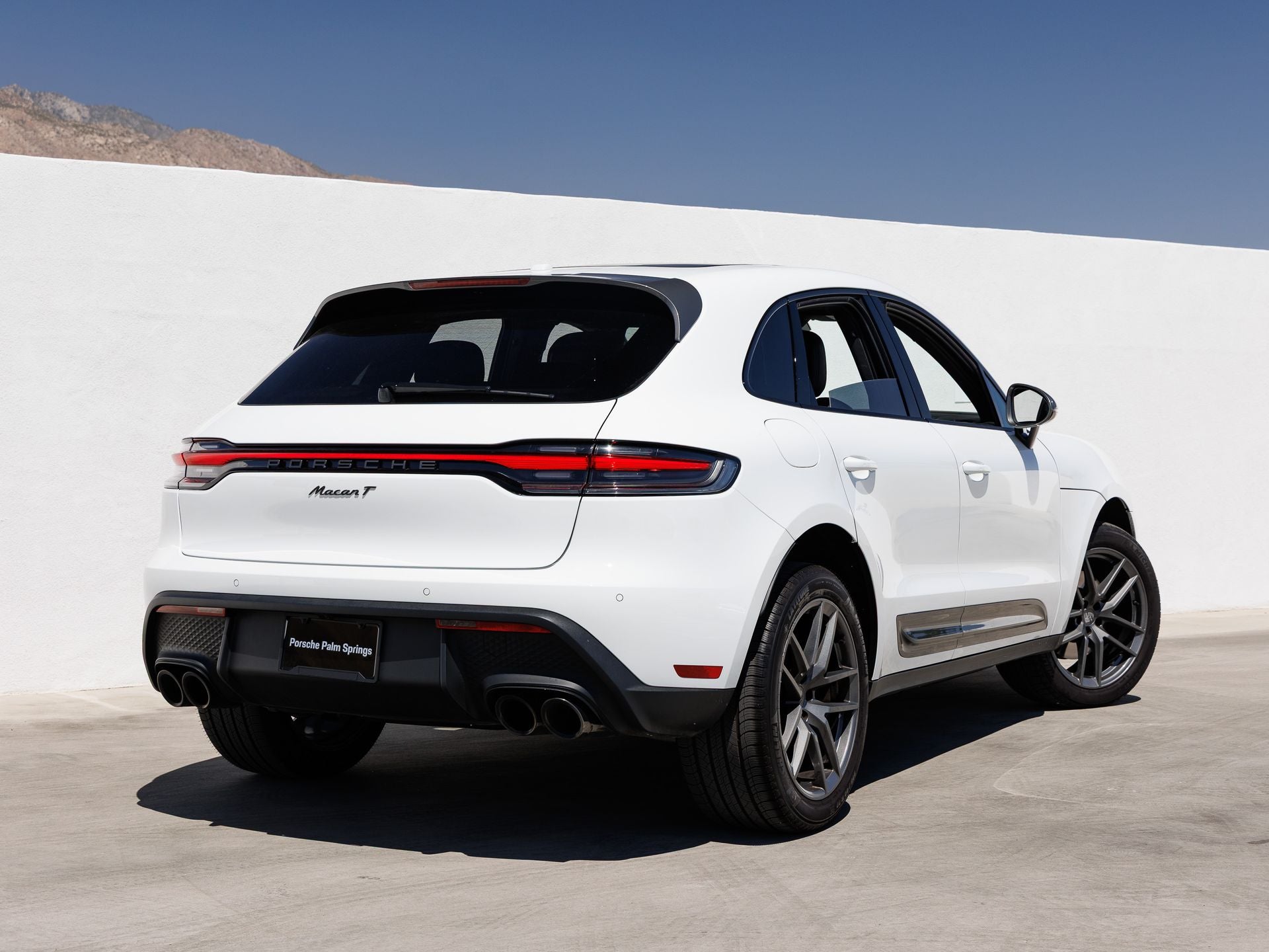 2025 Porsche Macan T