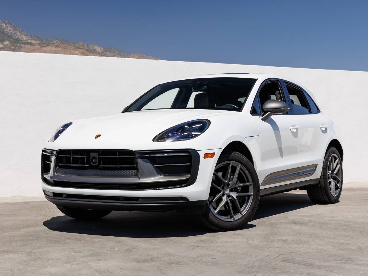 2025 Porsche Macan T