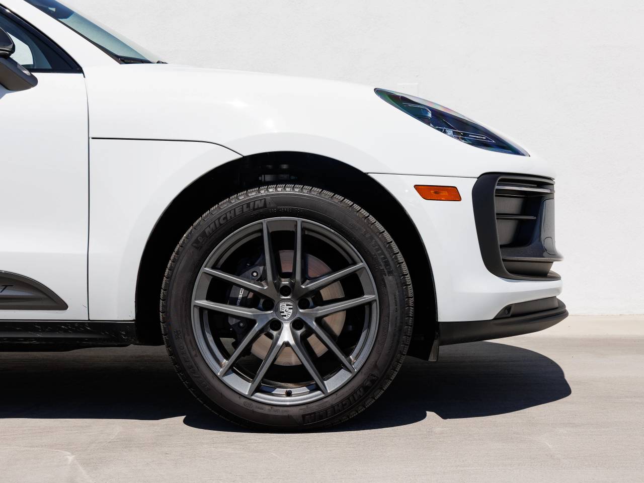 2025 Porsche Macan T