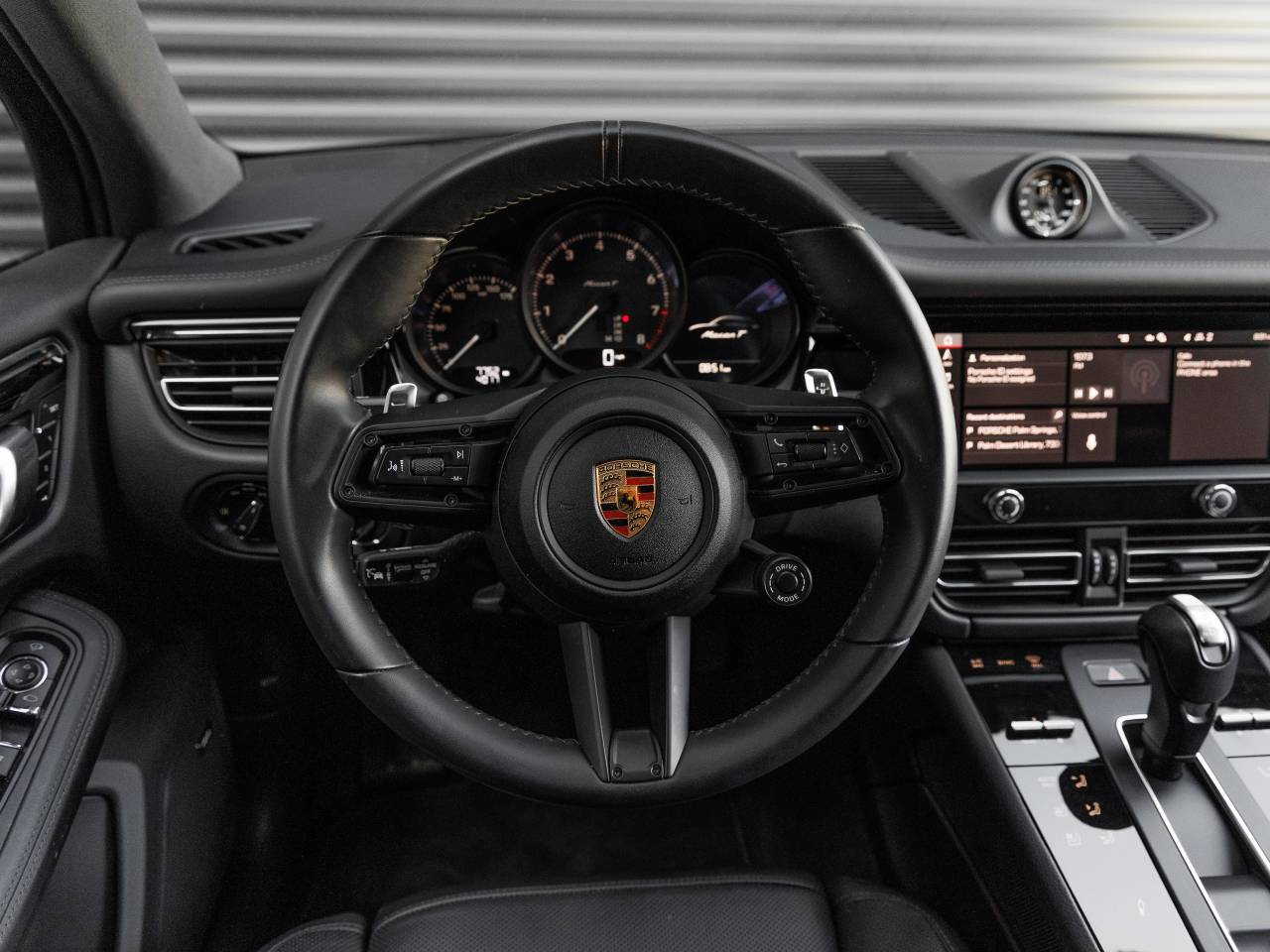 2025 Porsche Macan T