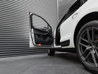 2025 Porsche Macan T