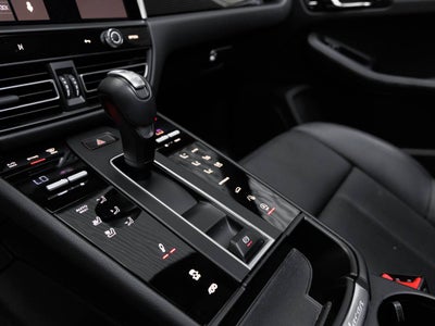 2025 Porsche Macan T
