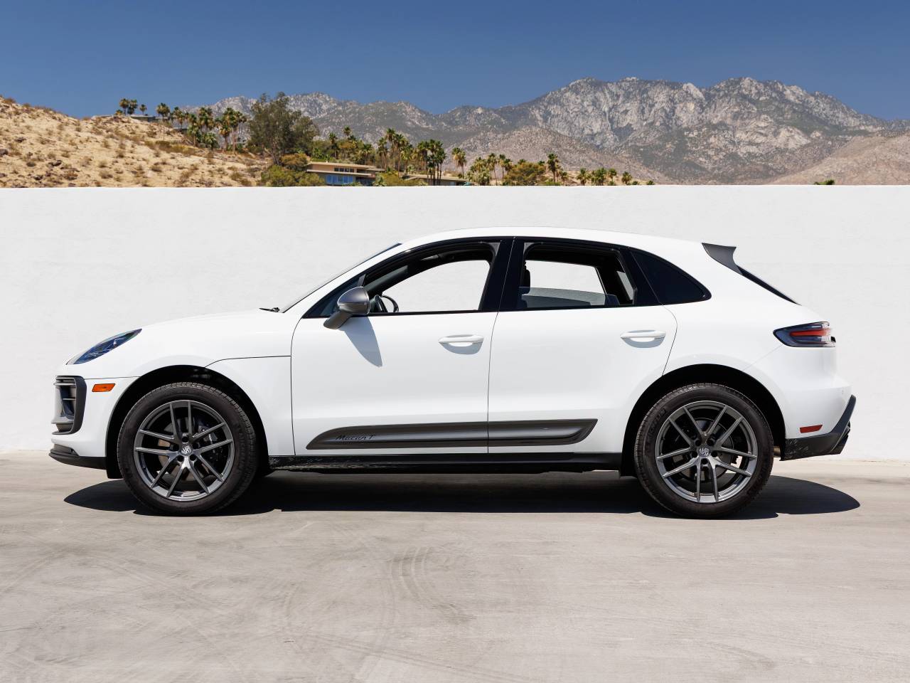 2025 Porsche Macan T