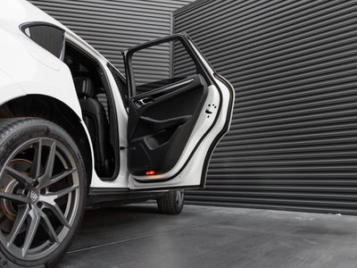 2025 Porsche Macan T