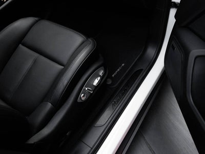 2025 Porsche Macan T