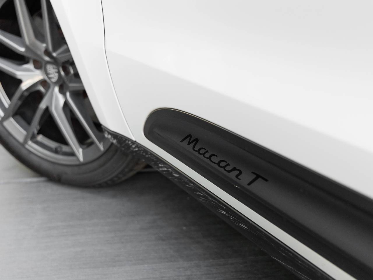 2025 Porsche Macan T