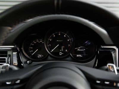 2025 Porsche Macan T