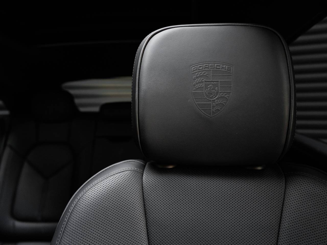 2025 Porsche Macan T