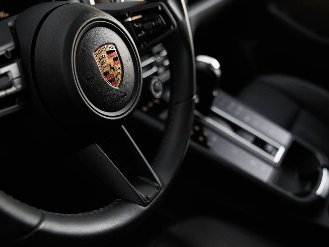 2025 Porsche Macan T