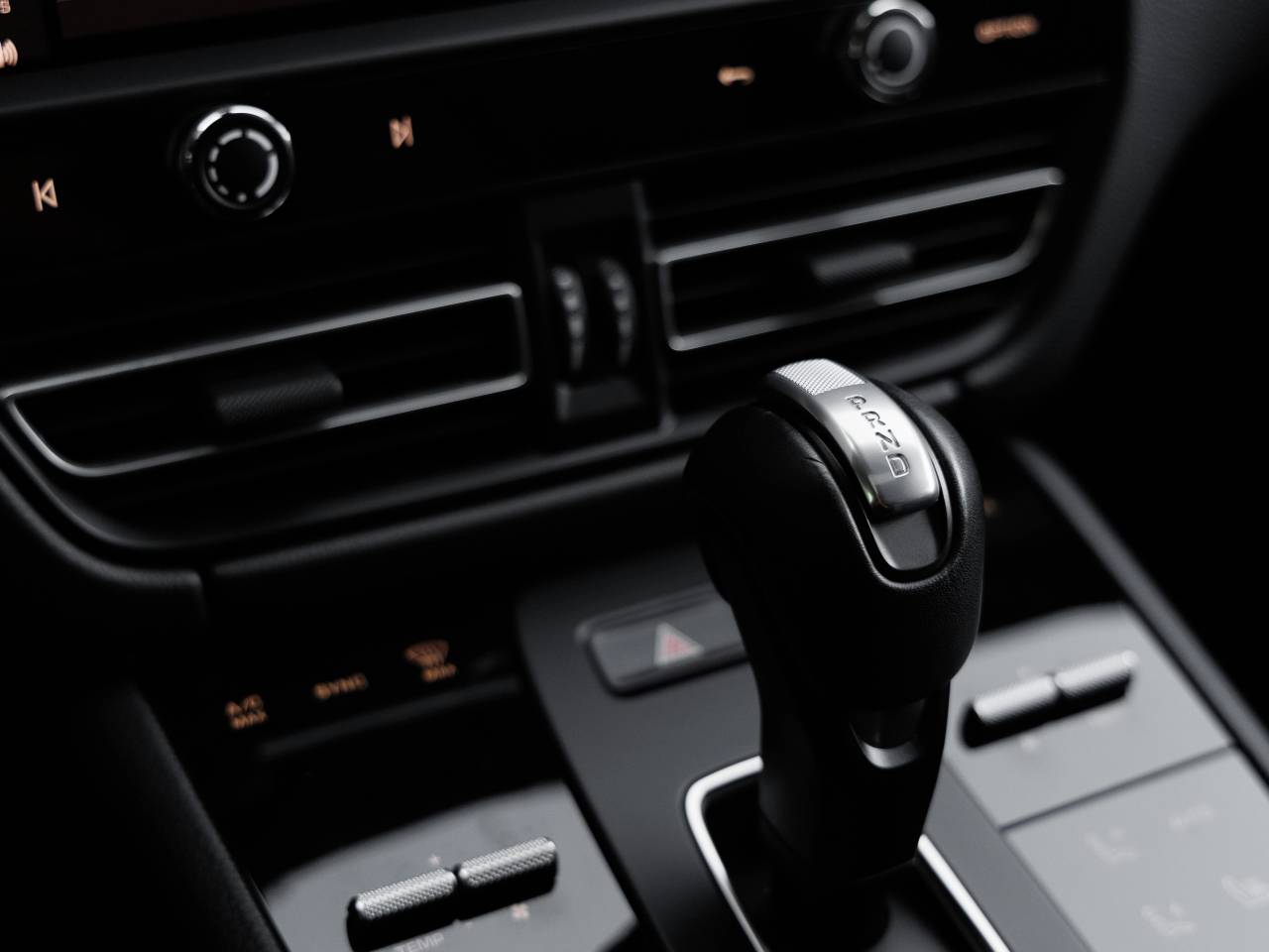 2025 Porsche Macan T