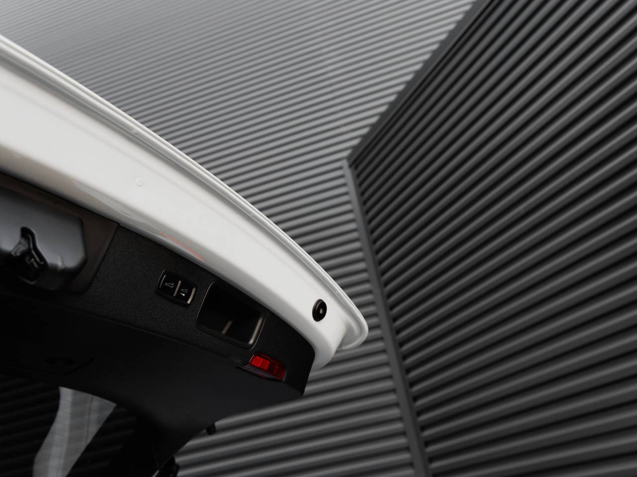 2025 Porsche Macan T