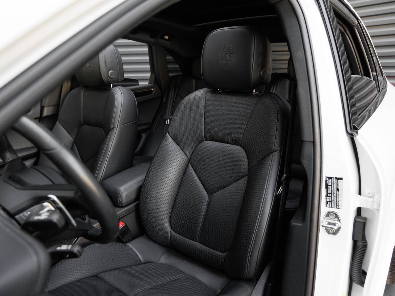 2025 Porsche Macan T