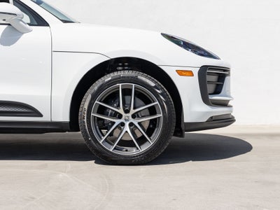 2026 Porsche Macan Base