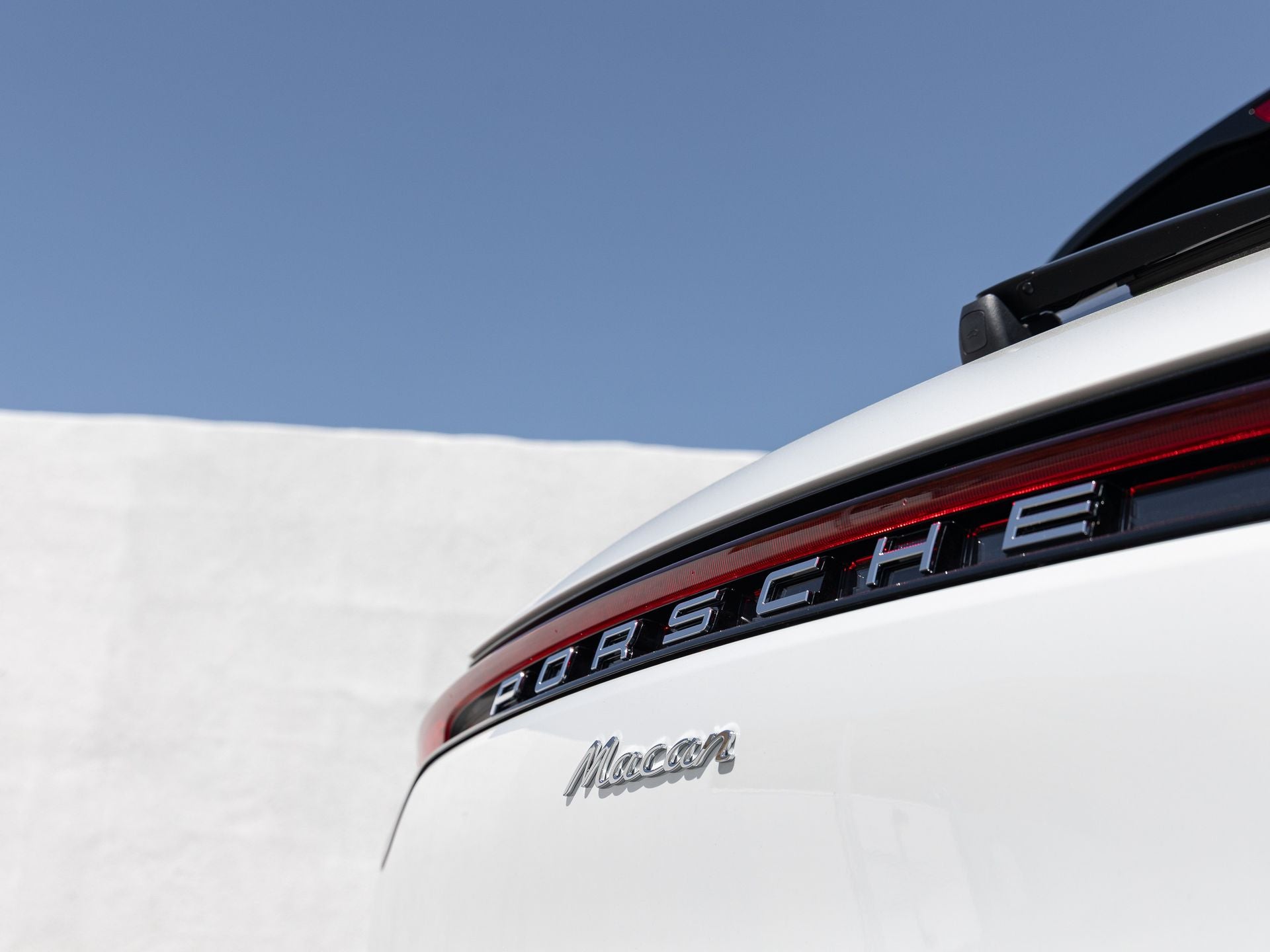 2026 Porsche Macan Base