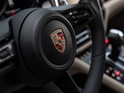 2026 Porsche Macan Base