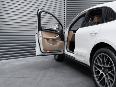 2018 Porsche Macan Sport Edition