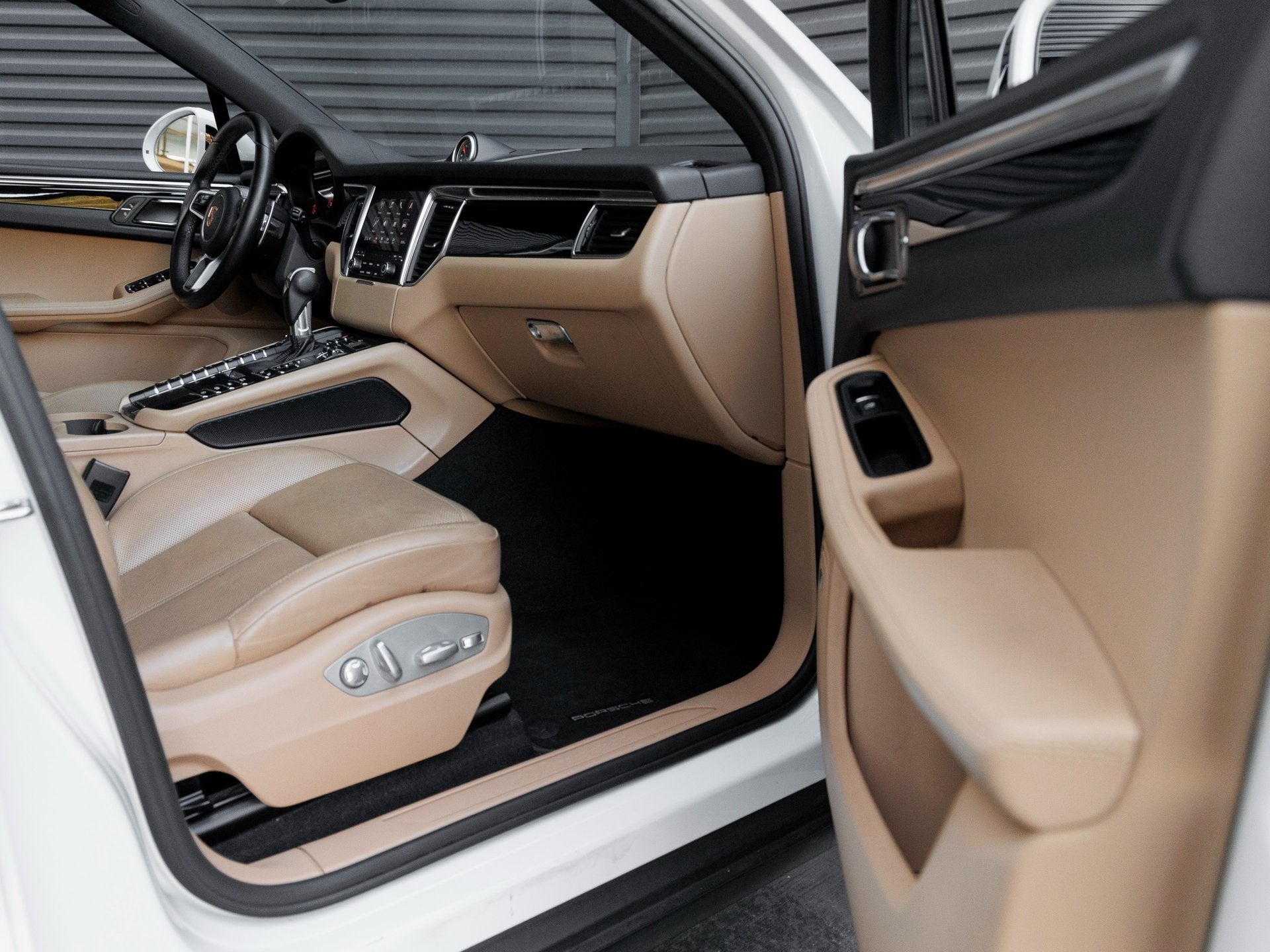 2018 Porsche Macan Sport Edition