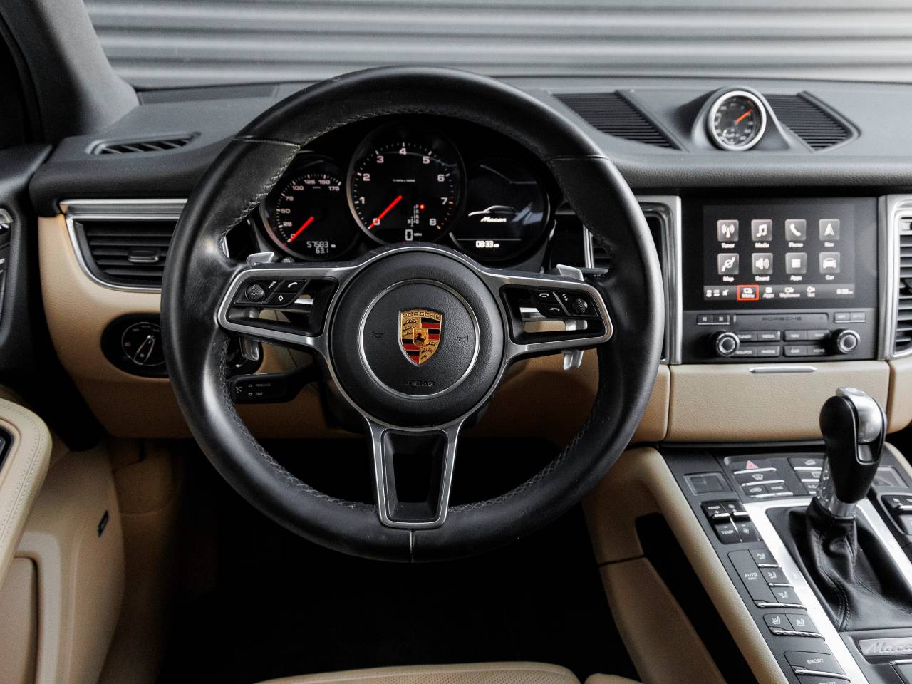 2018 Porsche Macan Macan Sport Edition