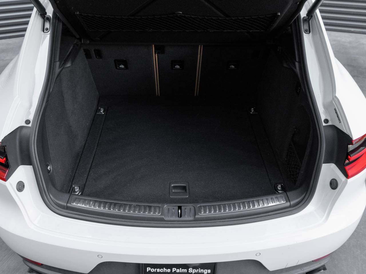 2018 Porsche Macan Macan Sport Edition