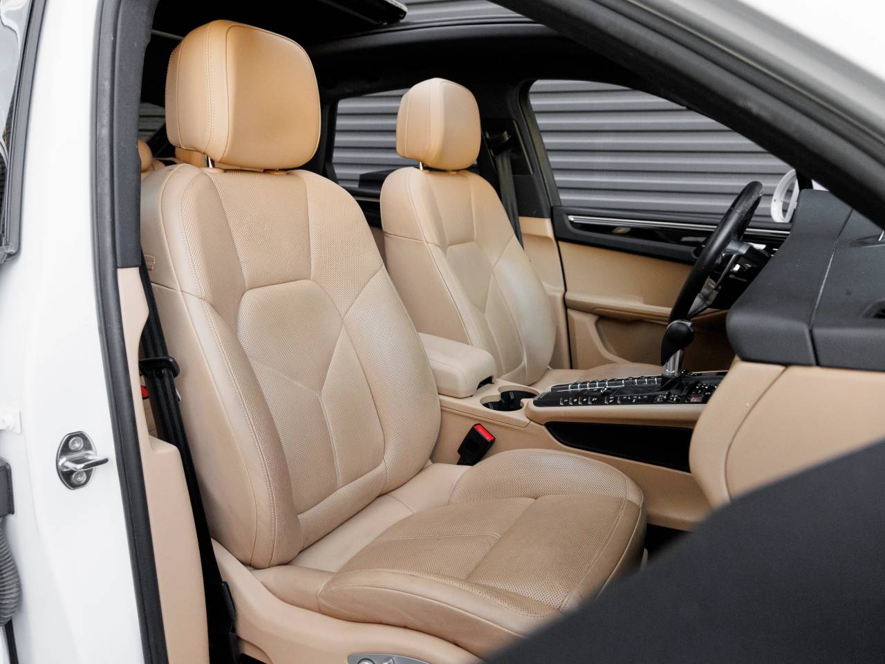 2018 Porsche Macan Macan Sport Edition