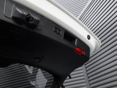 2018 Porsche Macan Macan Sport Edition