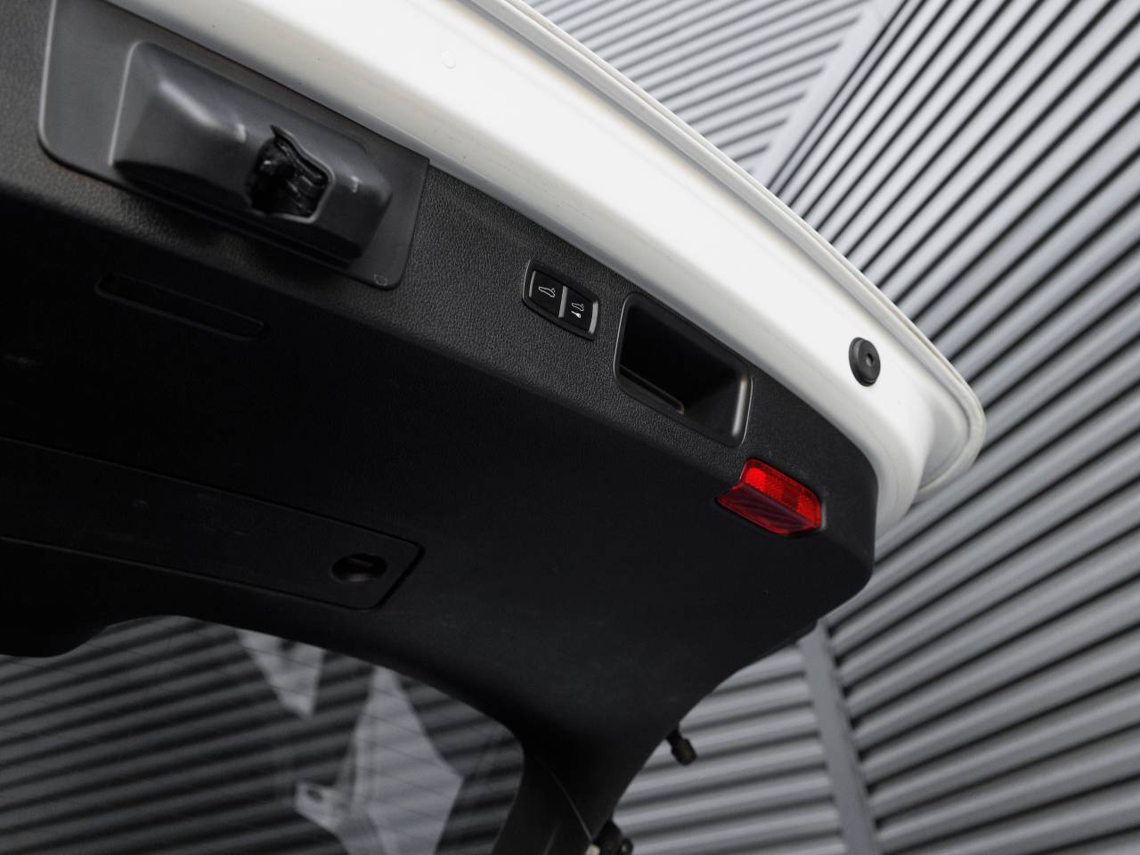 2018 Porsche Macan Macan Sport Edition