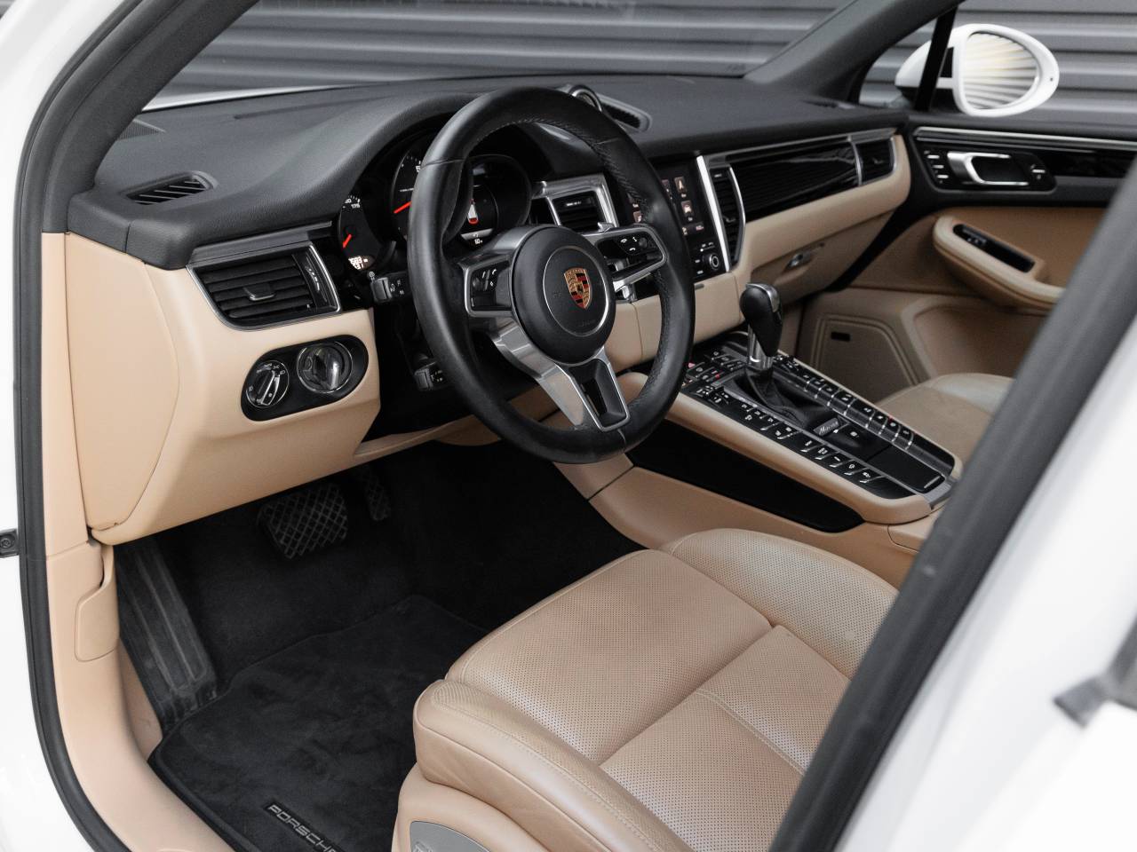 2018 Porsche Macan Macan Sport Edition