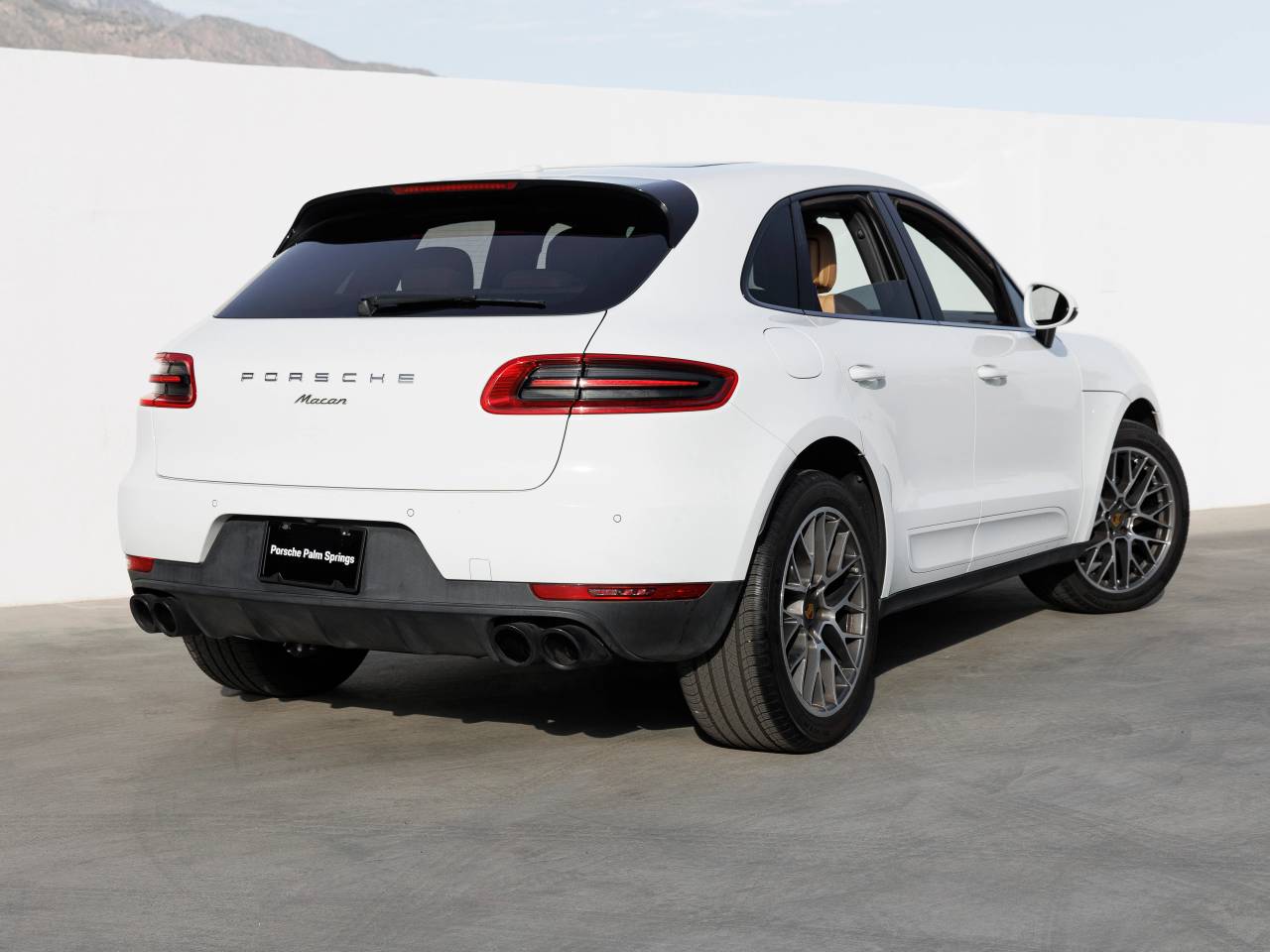 2018 Porsche Macan Macan Sport Edition