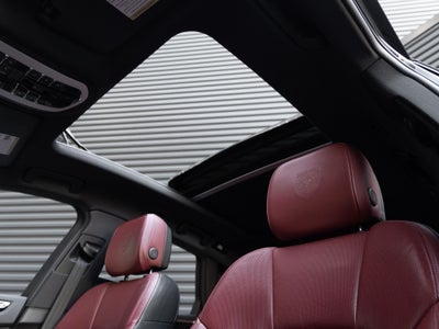 2023 Porsche Macan Base