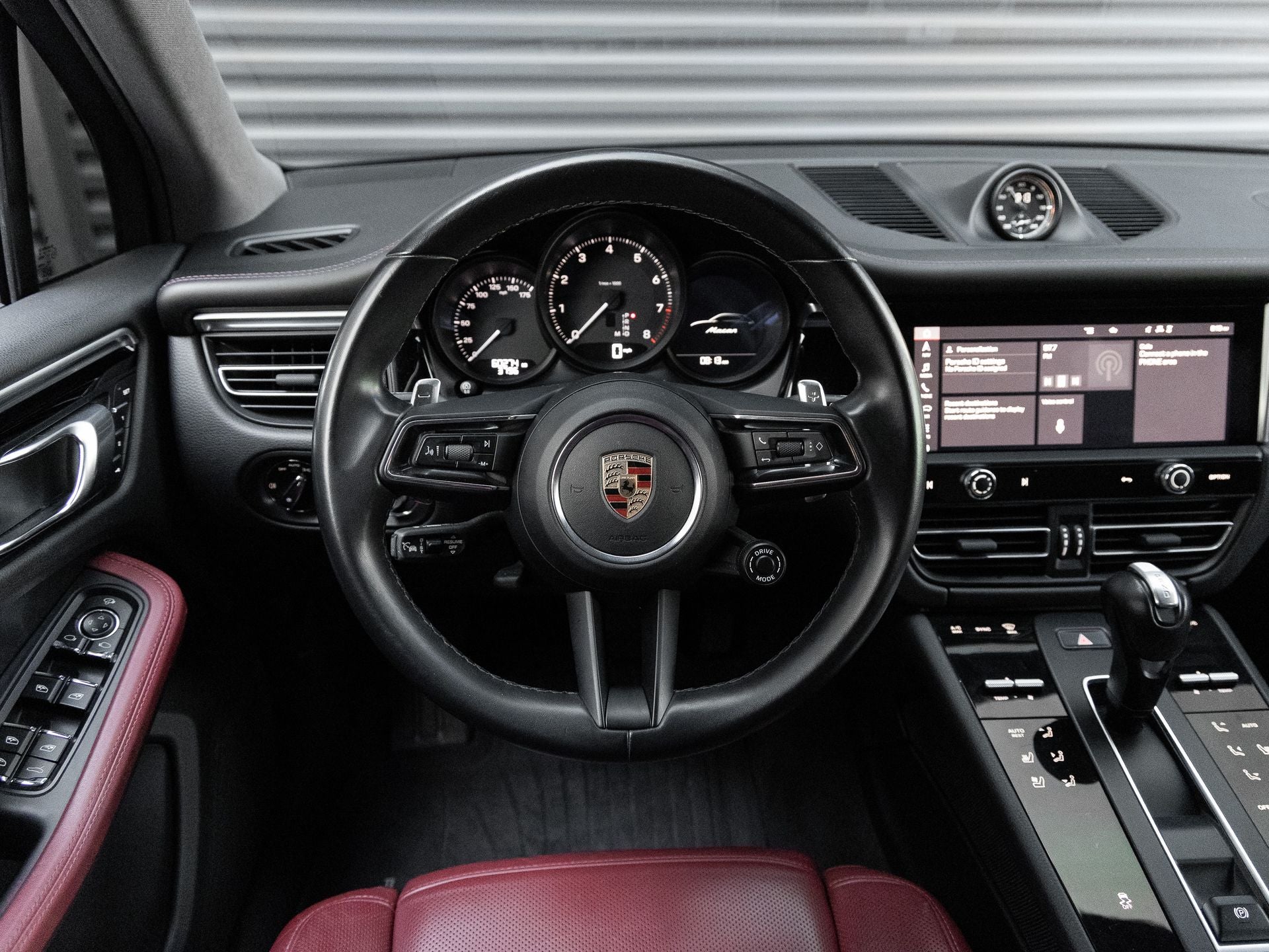 2023 Porsche Macan Base