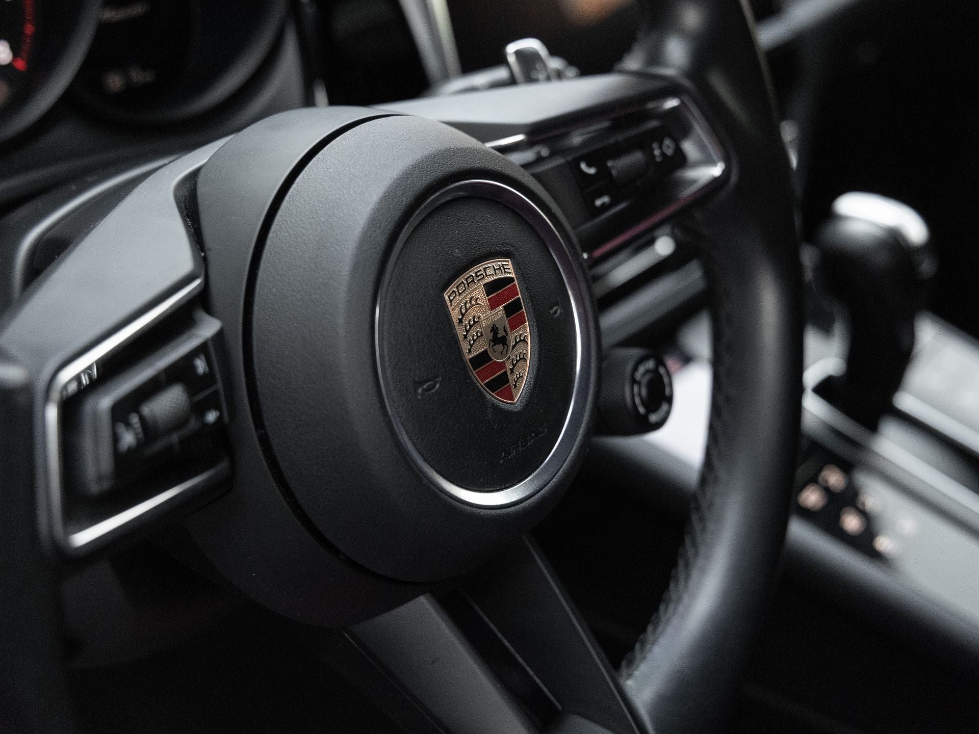 2023 Porsche Macan Base
