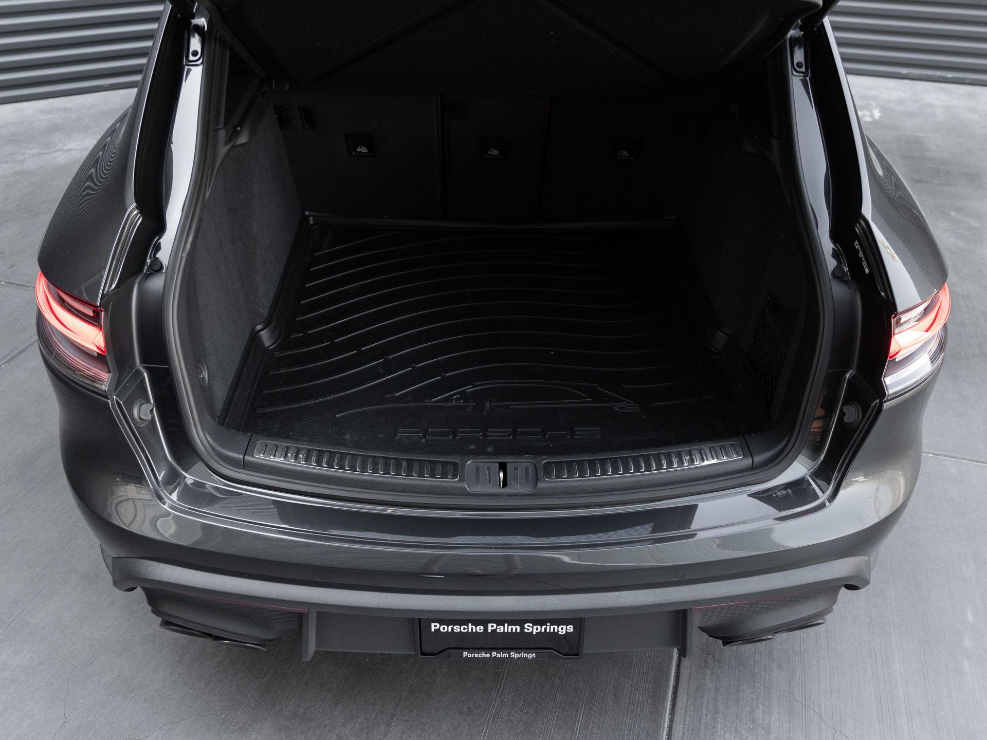 2023 Porsche Macan Base