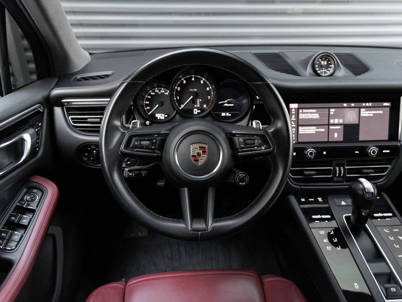 2023 Porsche Macan Base