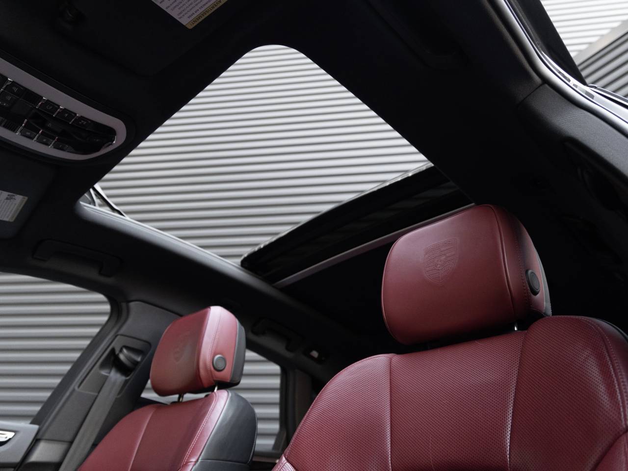2023 Porsche Macan Base
