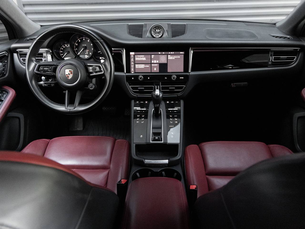 2023 Porsche Macan Base