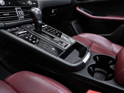 2023 Porsche Macan Base