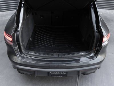 2023 Porsche Macan Base