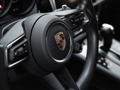 2023 Porsche Macan Base