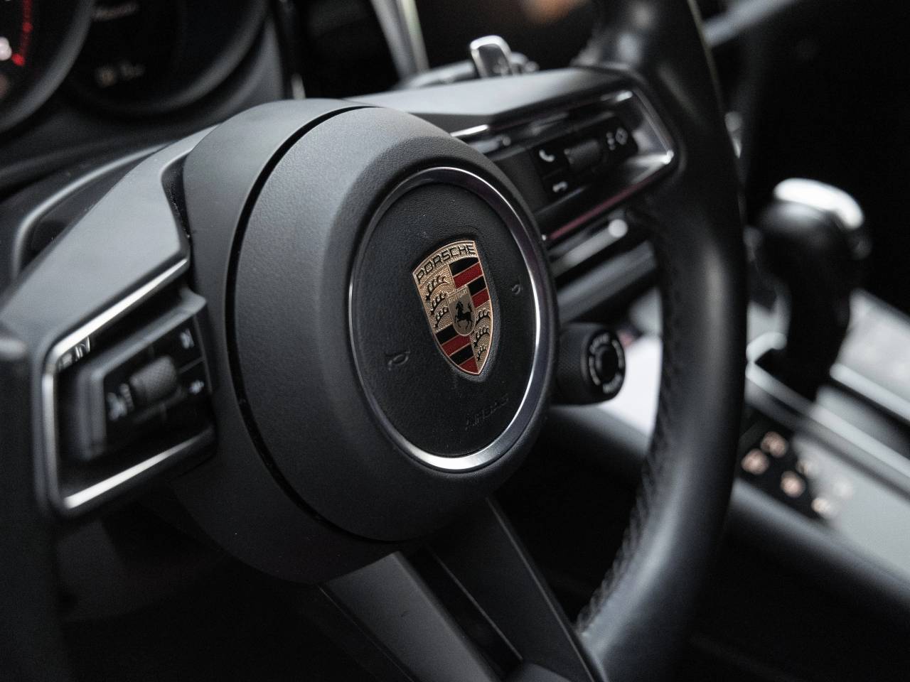 2023 Porsche Macan Base
